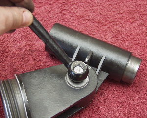 Removing the altitude lock lever