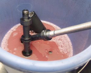 Degreasing the mounts main components