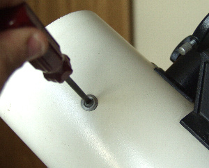 Removing the spider assembly screws