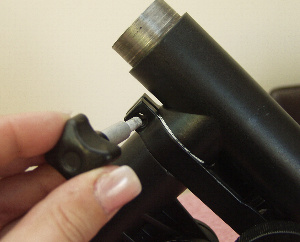 Replacing the locking screw for the DEC slow motion assembly